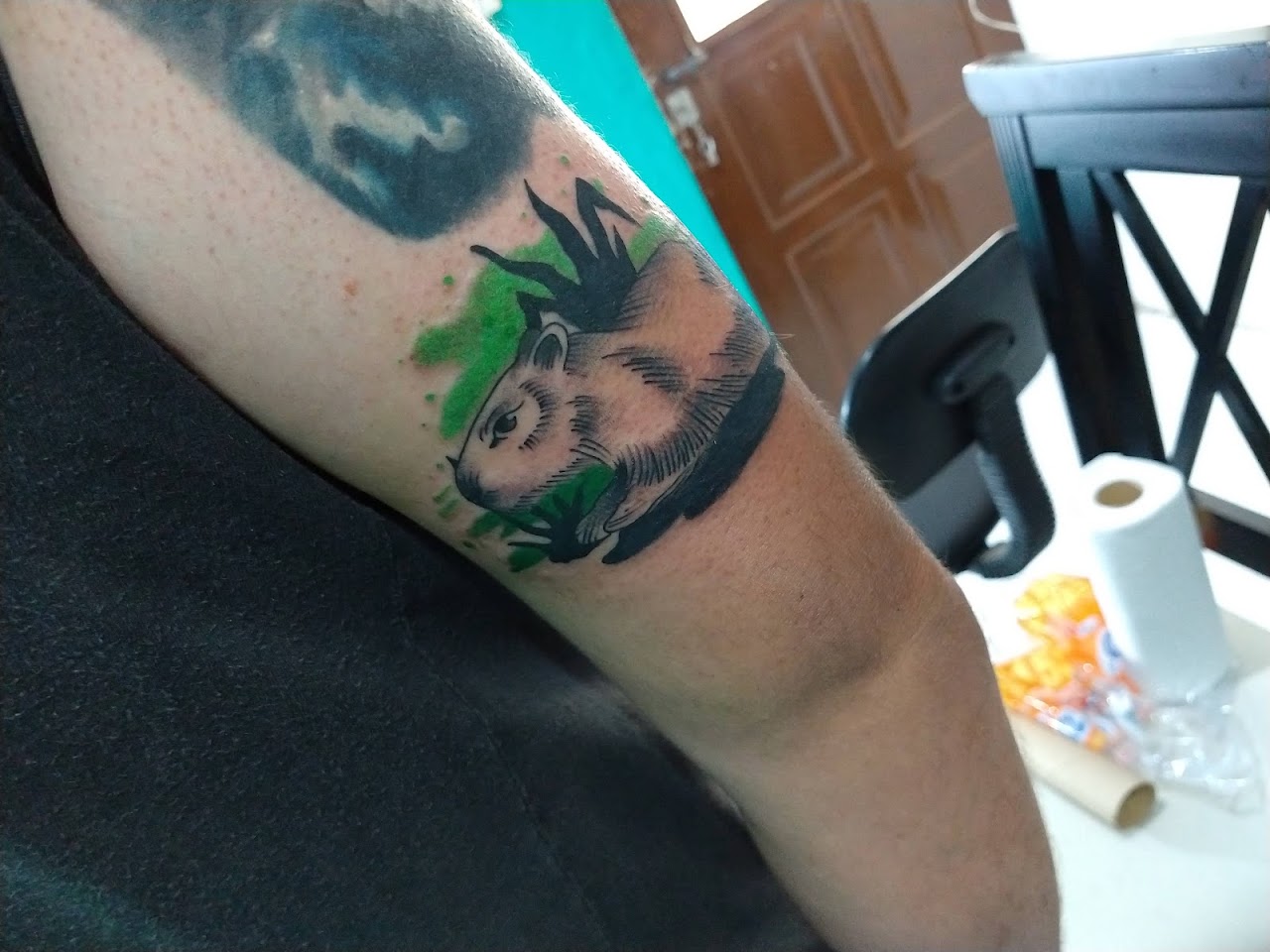 Tatuaje de línea fina realizado en Nakama Tattoo Studio
